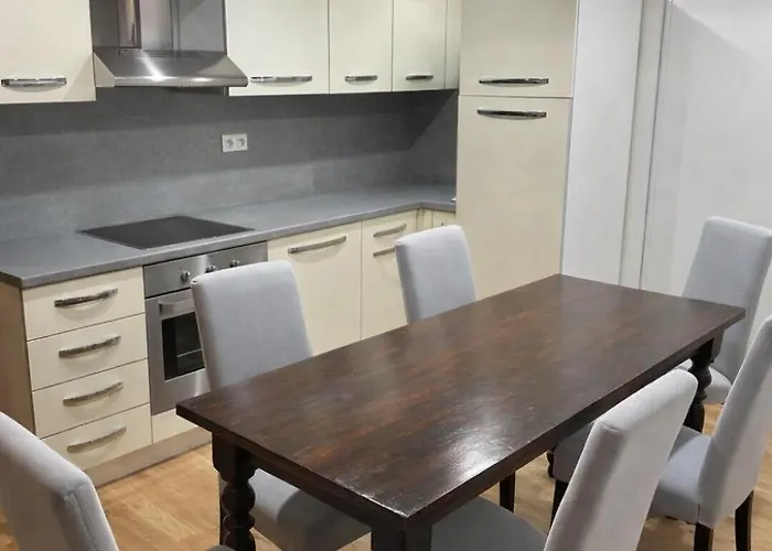 A Casa Di Luna E Ghjuva *