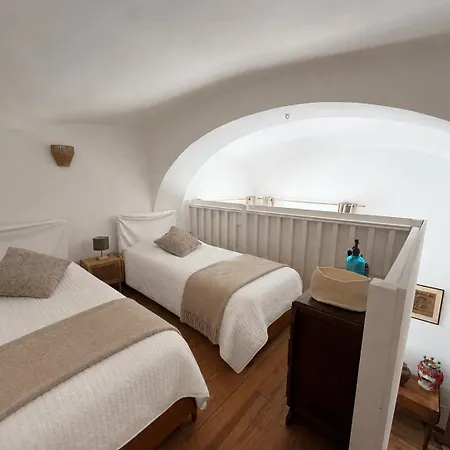 A Casa Di Luna E Ghjuva