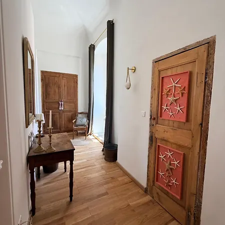 A Casa Di Luna E Ghjuva *